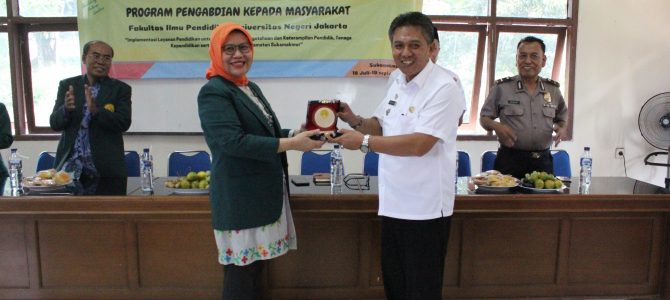 Program Pengabdian Pada Masyarakat (P2M)  Fakultas Ilmu Pendidikan Universitas Negeri Jakarta  di Kecamatan Sukamakmur Kabupaten Bogor